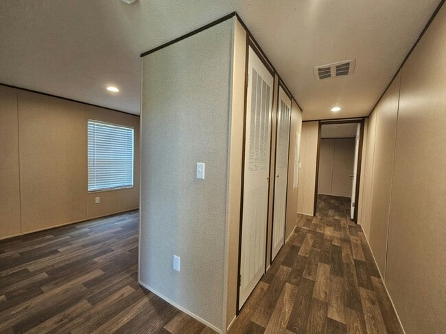 Building Photo - 1065 Myakka Dr