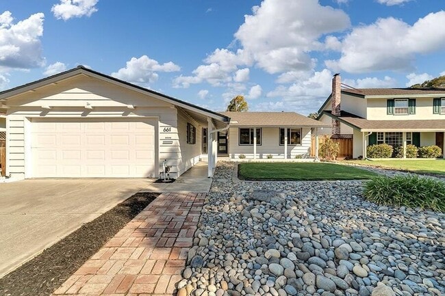 Building Photo - 661 W Remington Dr