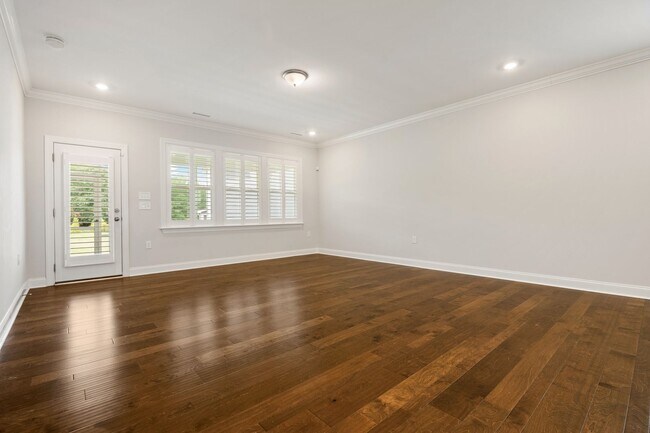 Building Photo - 504 Spotted Fawn Ct