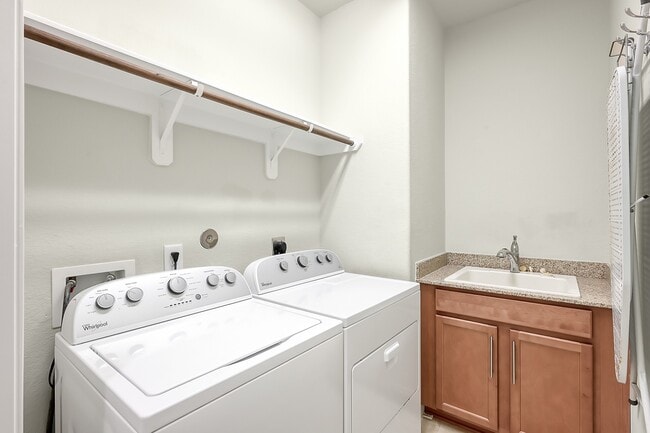 Building Photo - 126 Pioneer Canyon Pl