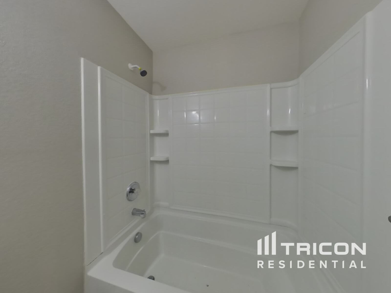 Building Photo - 1405 Englewood Dr