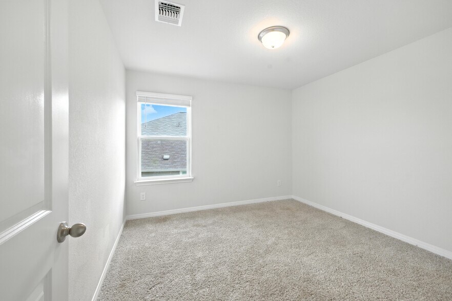Building Photo - 104 Capella Way