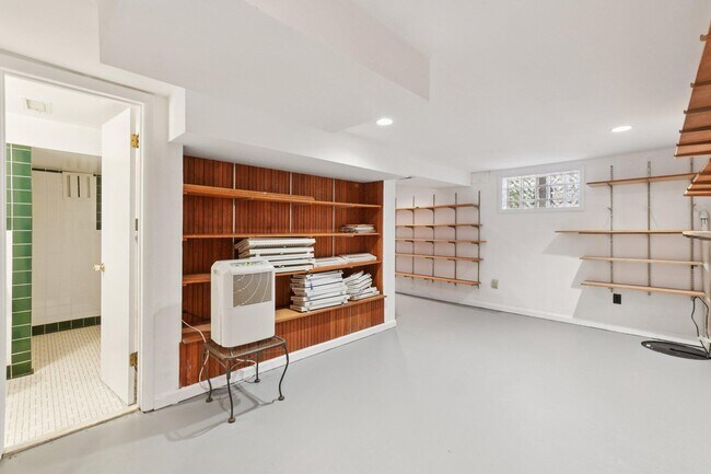 Building Photo - 5008 44th St NW