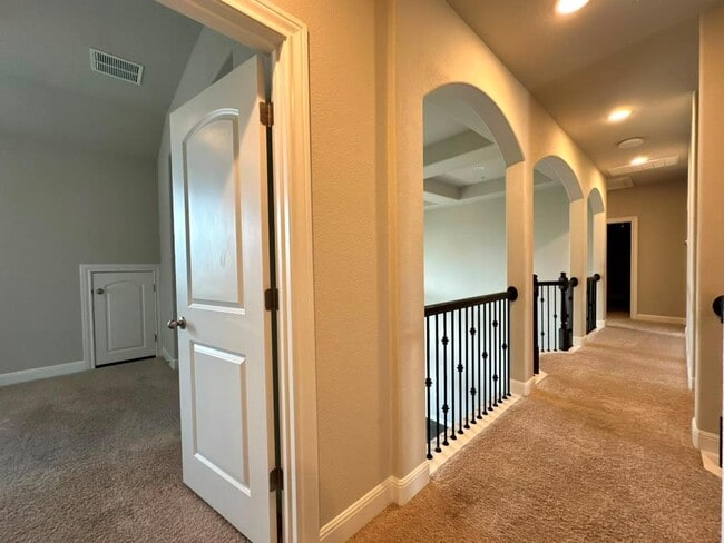 Building Photo - 3004 Desert Shade Bnd