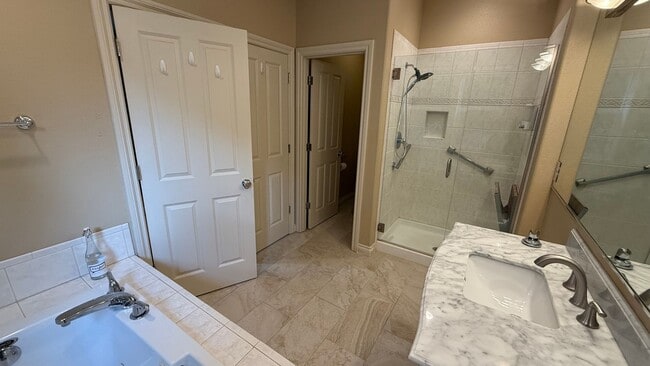 Building Photo - RARE Single Level 3-Bed Home in Coveted McKenna Ridge, Happy Valley - Video