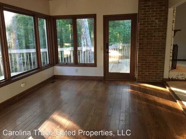Building Photo - 3 br, 2 bath House - 5055 Bluebird Drive