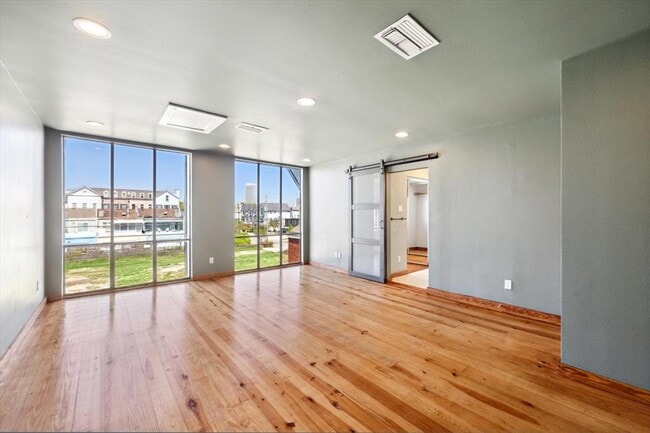 Building Photo - 1503 Fairview St