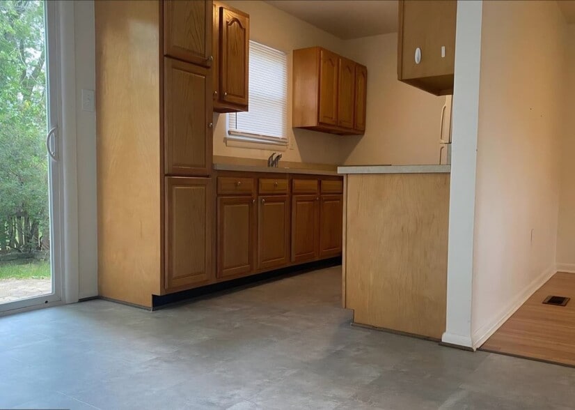 Building Photo - 8514 Fortune Pl