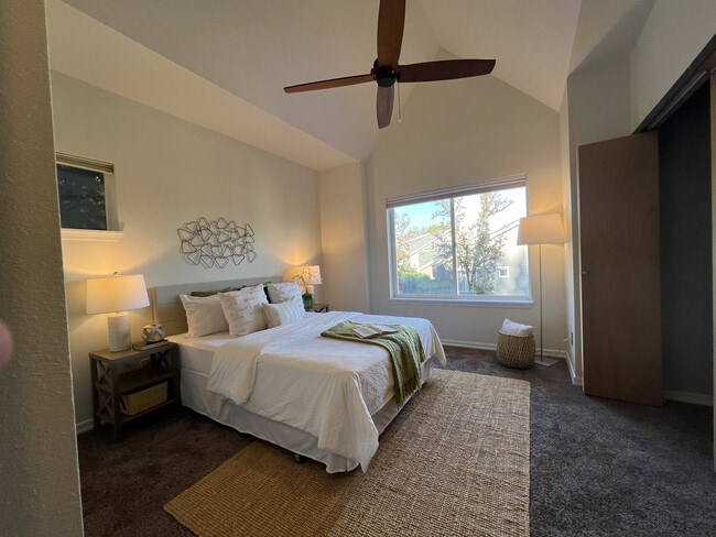 Building Photo - 1561 Cherrylane Ave S