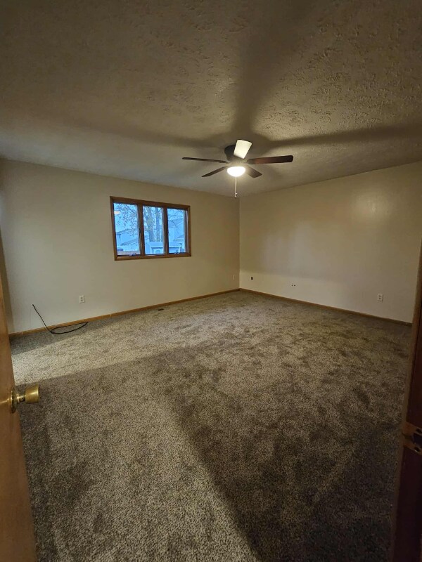 Building Photo - 468 Topaz Ln