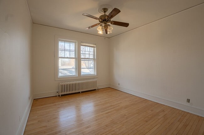 Building Photo - 2222 E Park Pl