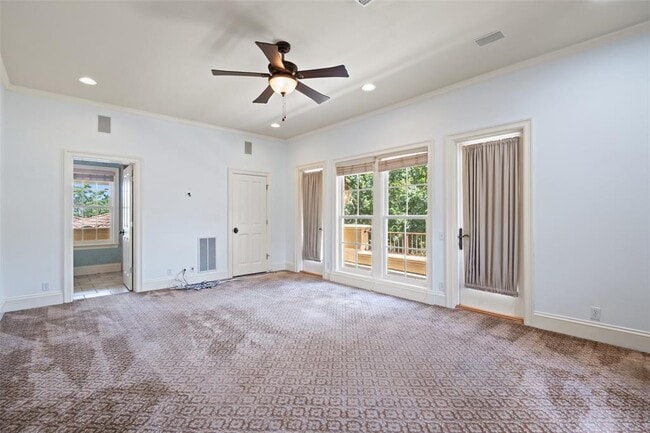 Building Photo - 602 Las Lomas Dr