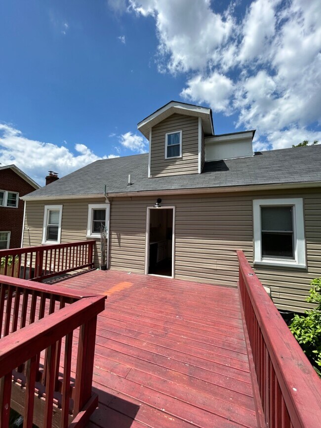 Building Photo - 9407 Colesville Rd