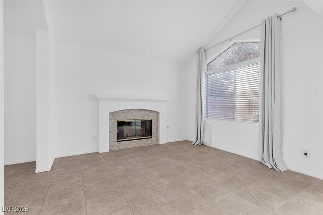 Building Photo - 7600 Beverly Hills Dr