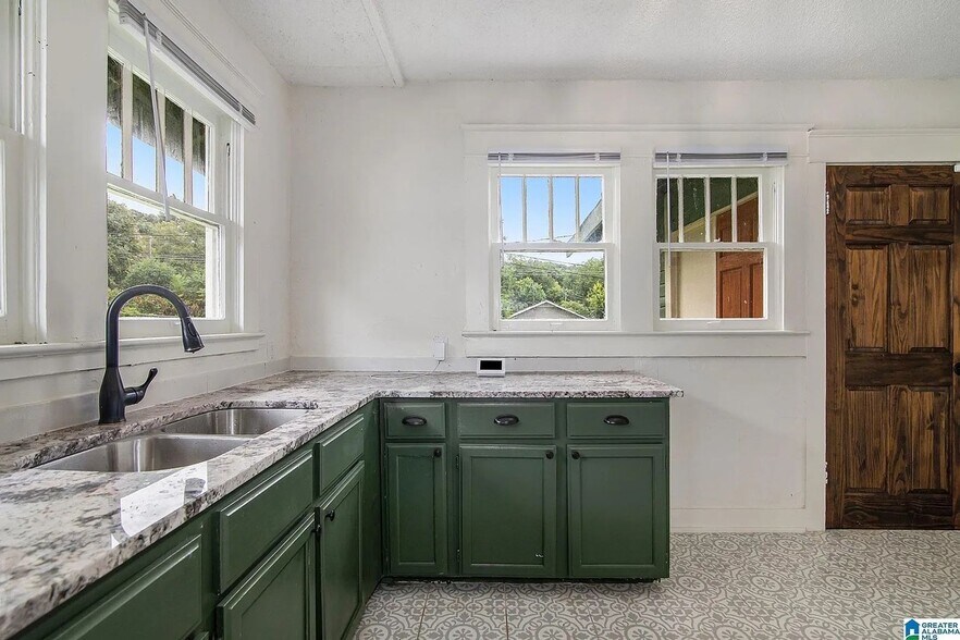 Building Photo - 7729 7th Ct S