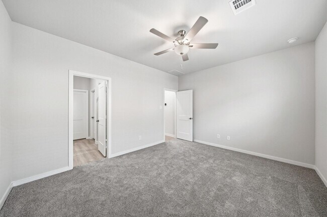 Building Photo - 7749 Bergamot Cir