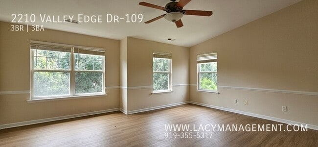 Building Photo - 2210 Valley Edge Dr