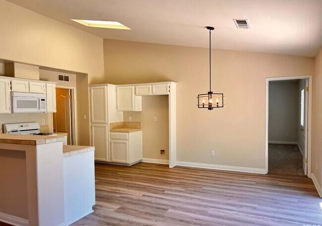 Building Photo - Charming Home For Rent Coming Soon!
