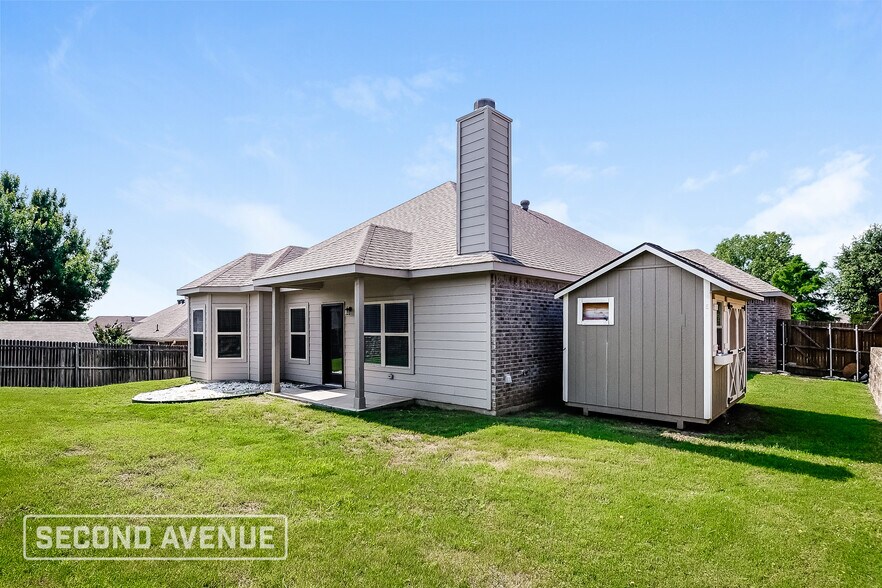 Building Photo - 2109 Lorrie Ln