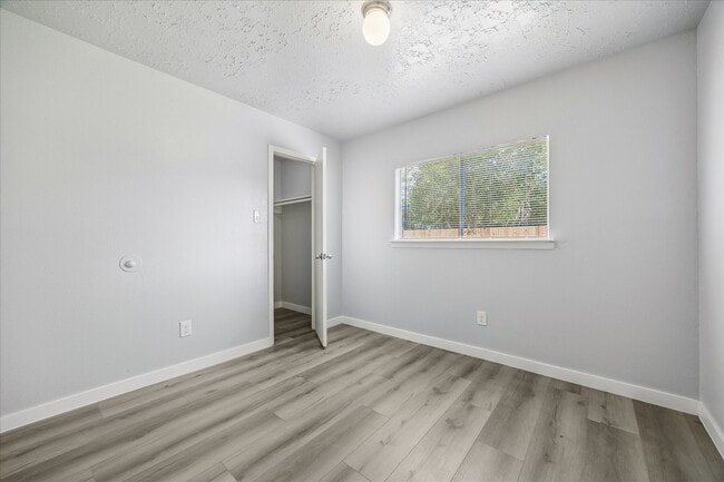 Building Photo - 10143 Towne Mist Dr