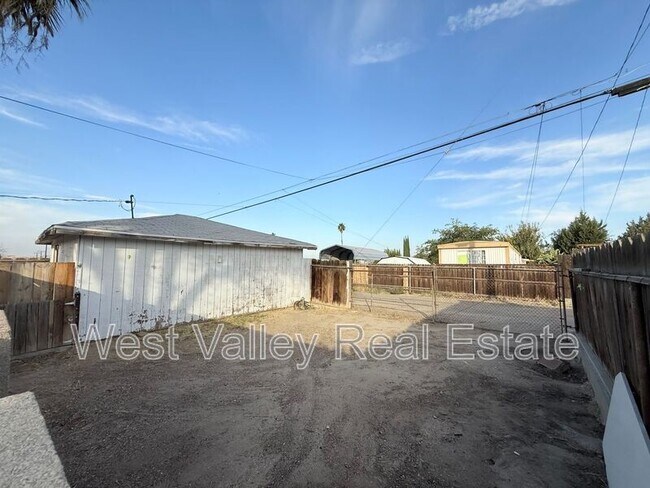 Building Photo - 606 Pierce St