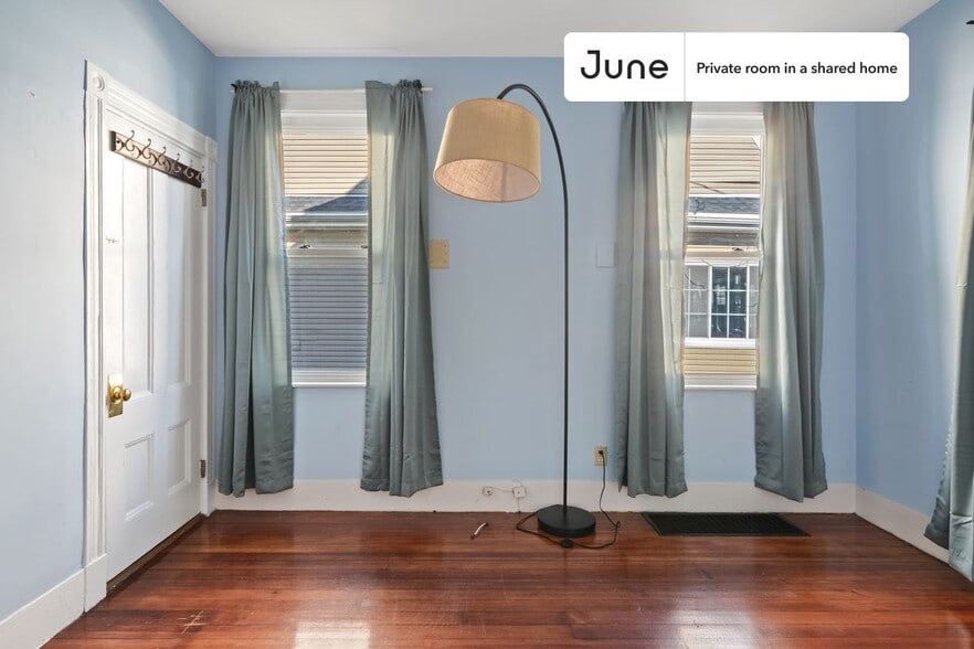 Building Photo - Room in Shared 6 bed/2 bath home