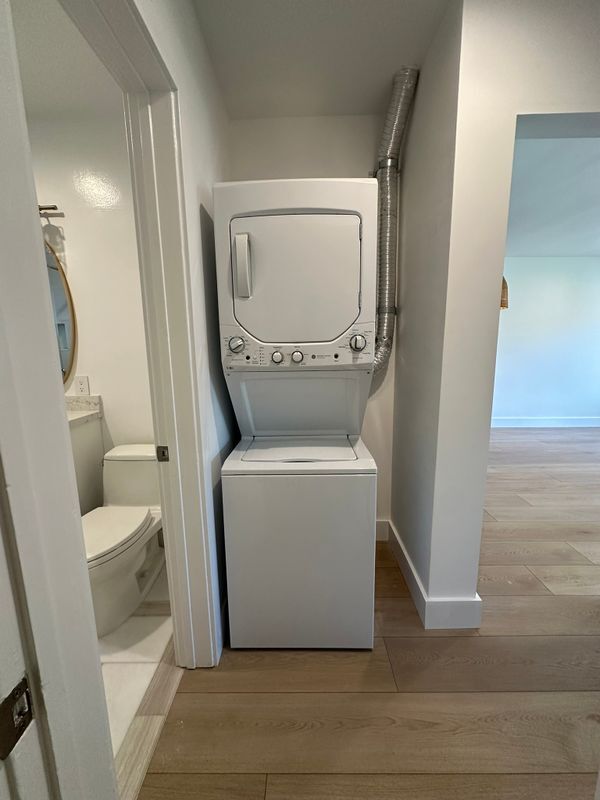 Building Photo - 1502 Clay St