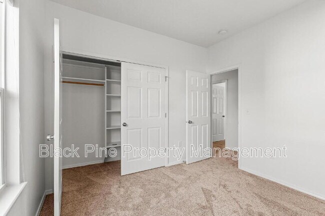 Building Photo - 8958 W Stirrup St