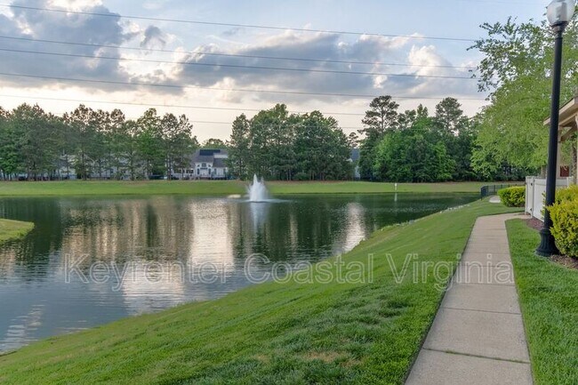 Building Photo - 1509 Broad Water Arch