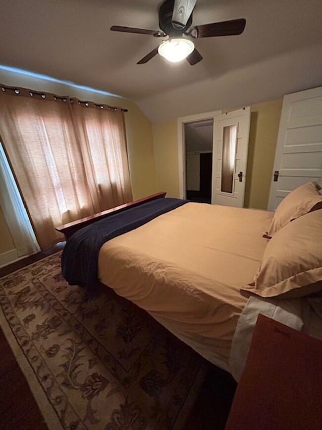 Building Photo - Whitefish 3 Bedroom partially furnished home with garage and private yard