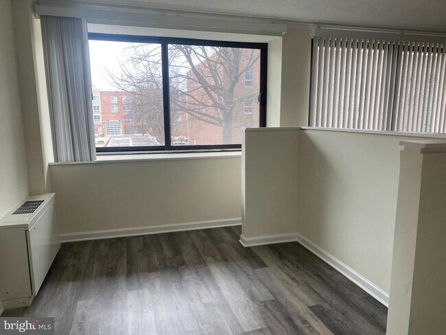 Building Photo - 4141 Henderson Rd