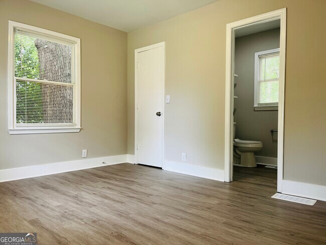 Building Photo - 608 Askew Ave