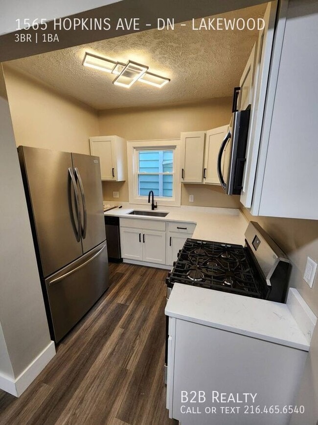 Building Photo - 1565 Hopkins Ave