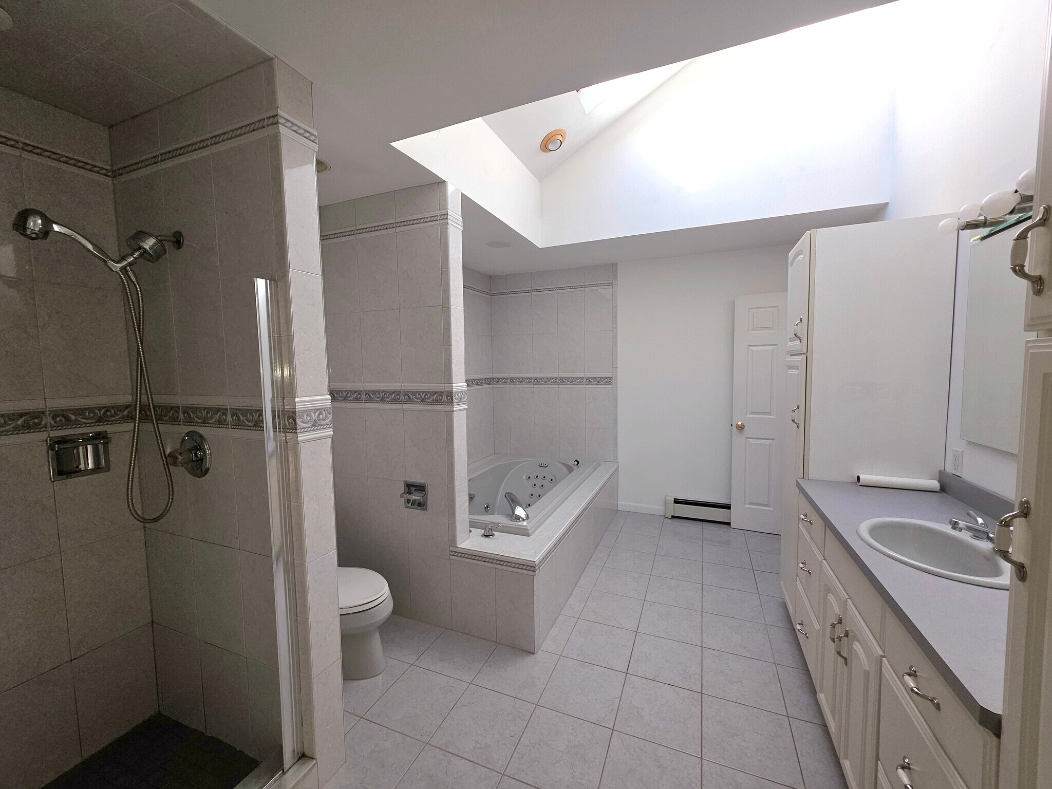 Building Photo - 40 Carlton Ave