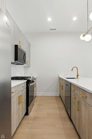 Building Photo - 4623 S Michigan Ave