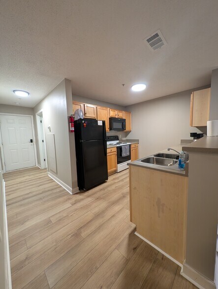Building Photo - 811 Harts Cove Way