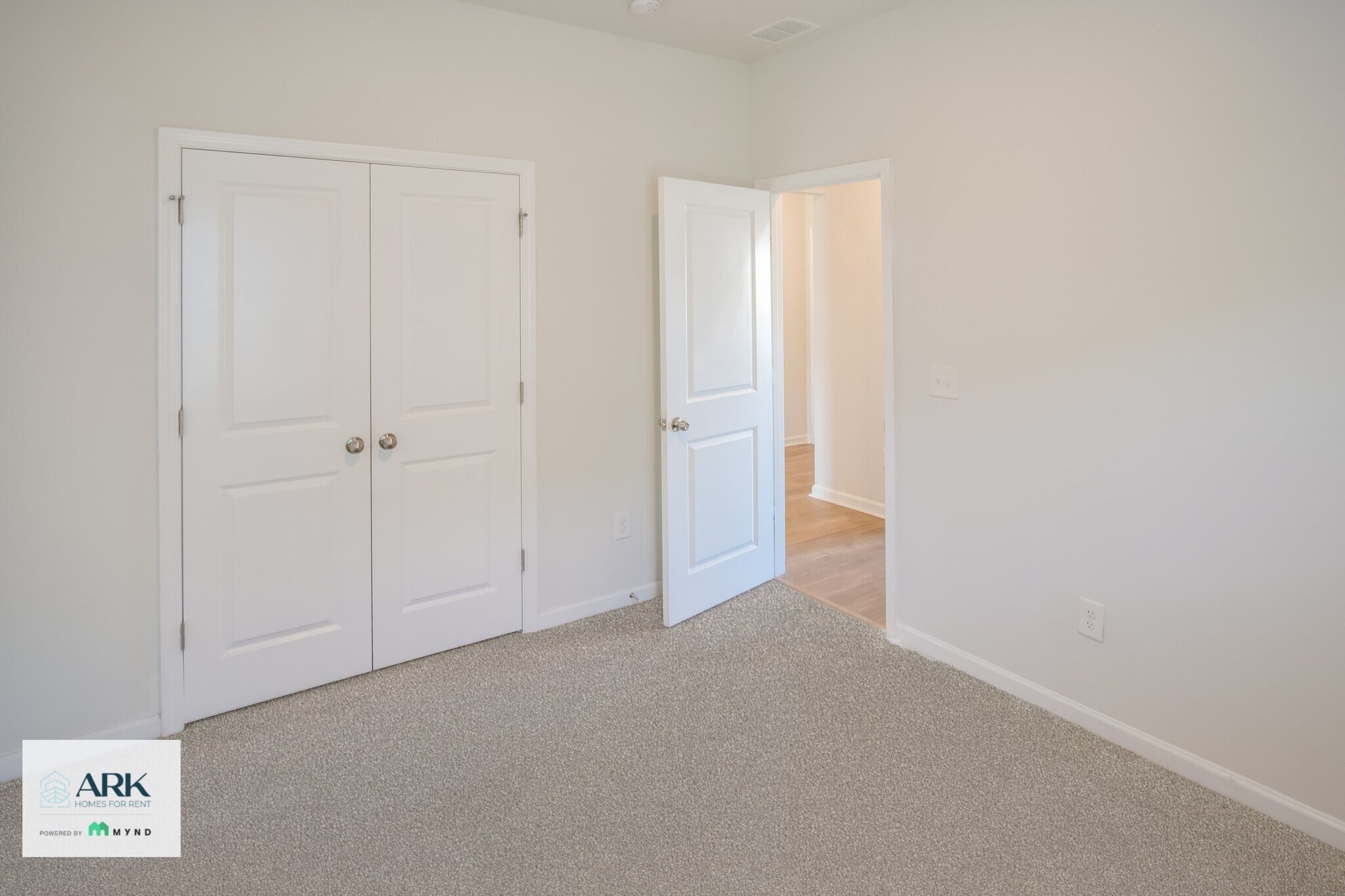 Building Photo - 700 Watercliff Dr