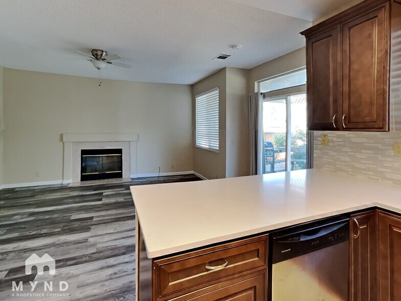 Building Photo - 330 Dodini Ct