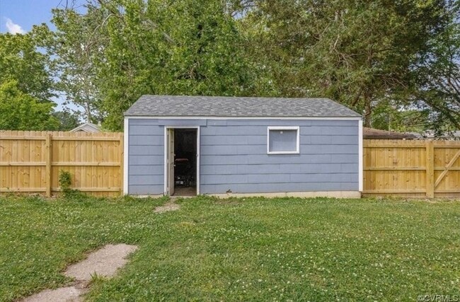 Building Photo - 326 S 20th Ave