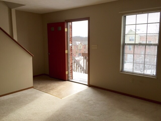Building Photo - 604 Sunset Cir
