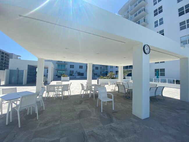 Building Photo - 3450 S Ocean Blvd