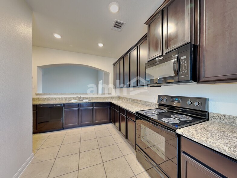 Building Photo - 19905 Per Lange Pass