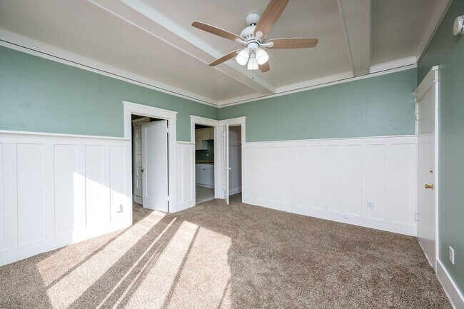 Building Photo - Spacious 1 Bed 1 Bath with Balboa Park Views