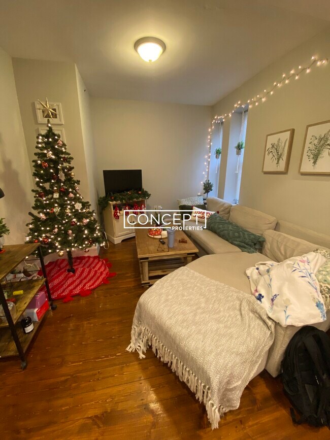 Primary Photo - 16 Sewall St