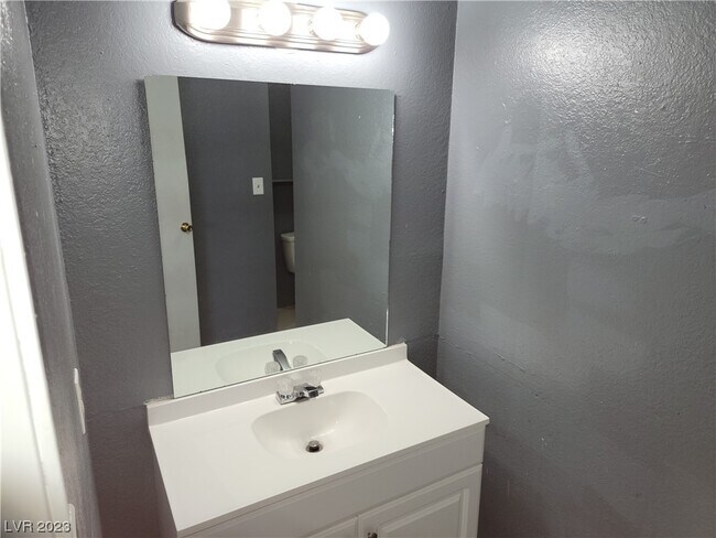 Building Photo - 5335 Mancos Ct