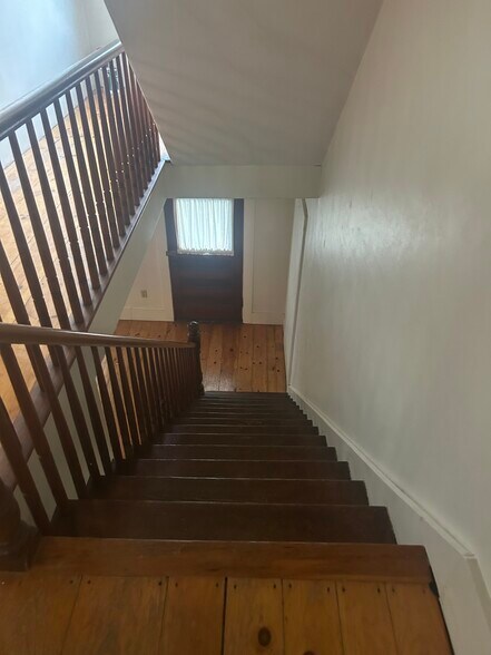 Building Photo - 30 Goldsmith St