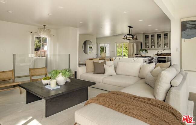 Building Photo - 2370 San Marco Dr