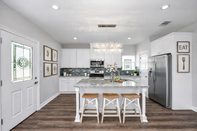 Building Photo - 414 N 4th St