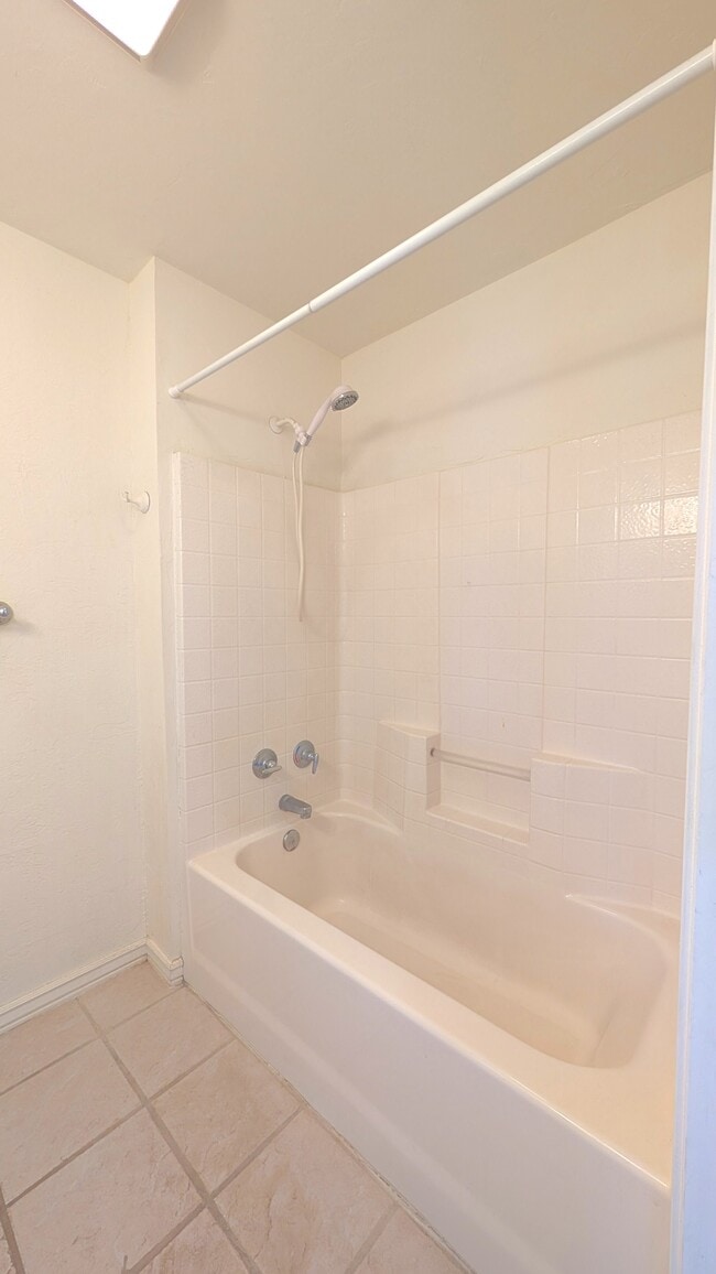 Building Photo - 1514 N Elaine Way