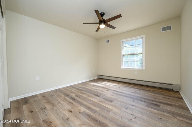 Building Photo - 8 Brandywine Dr